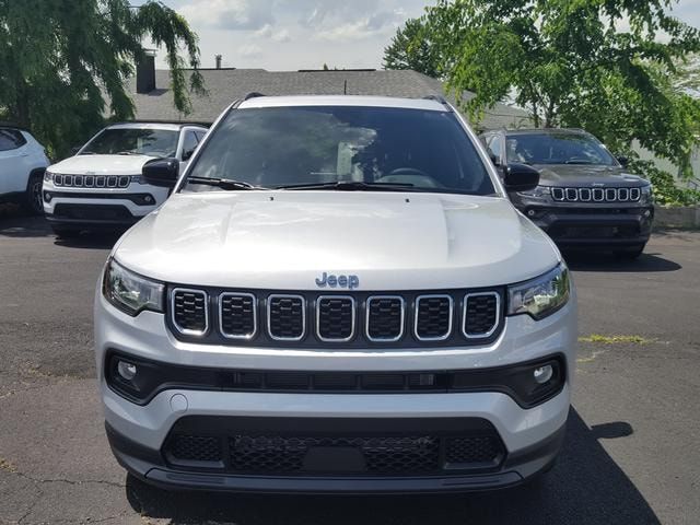 2024 Jeep Compass Latitude Lux