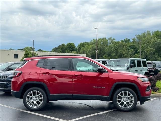 2024 Jeep Compass Latitude Lux