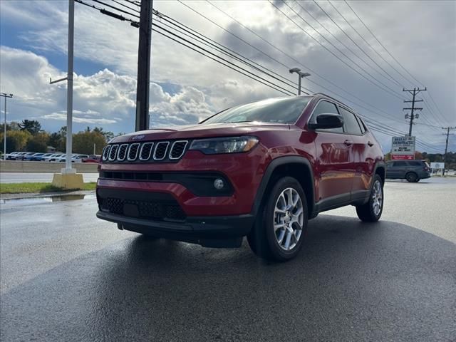 2024 Jeep Compass Latitude Lux