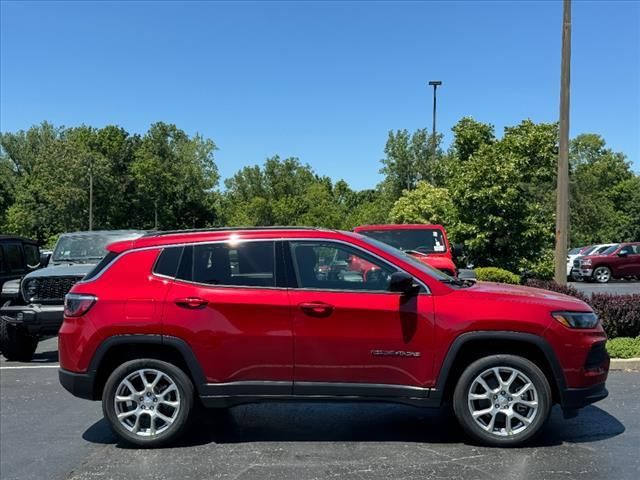 2024 Jeep Compass Latitude Lux