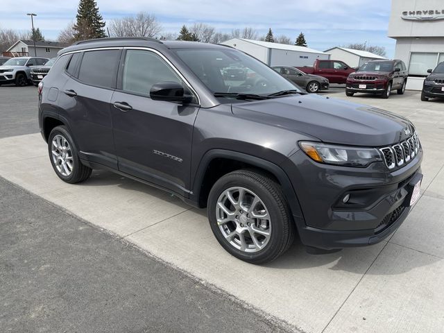 2024 Jeep Compass Latitude Lux