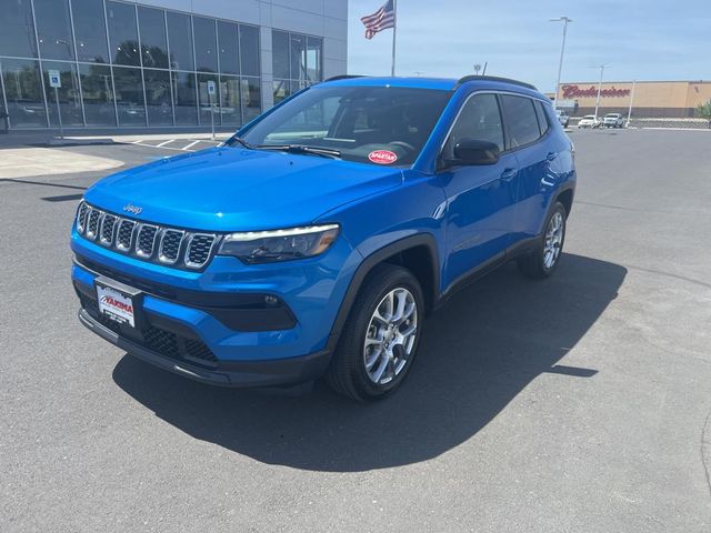 2024 Jeep Compass Latitude Lux