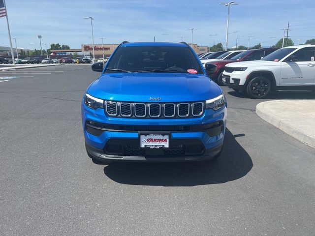 2024 Jeep Compass Latitude Lux