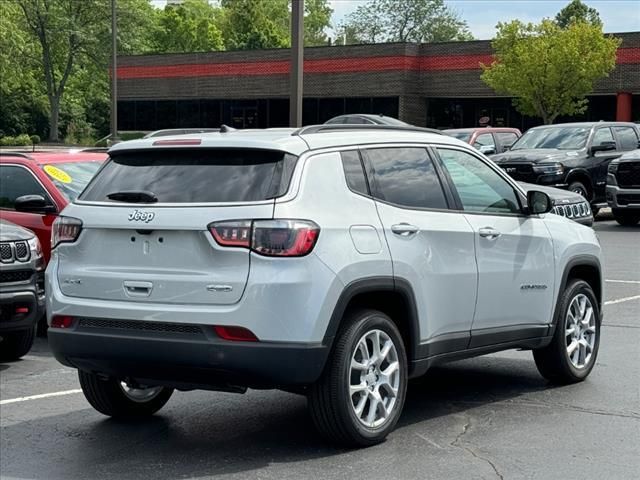 2024 Jeep Compass Latitude Lux