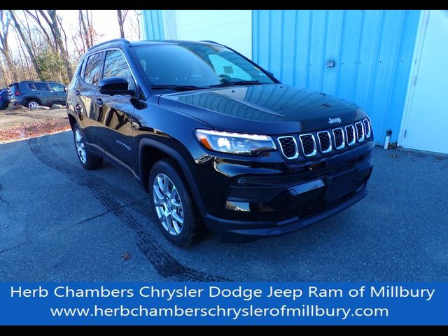 2024 Jeep Compass Latitude Lux