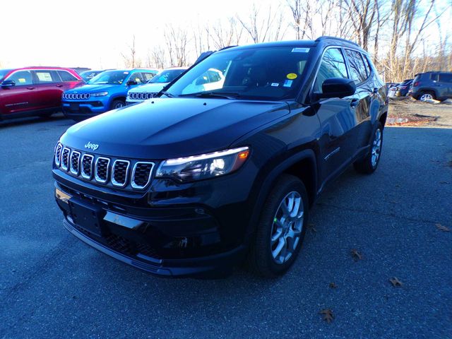 2024 Jeep Compass Latitude Lux