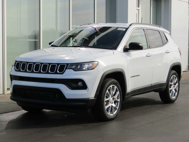 2024 Jeep Compass Latitude Lux