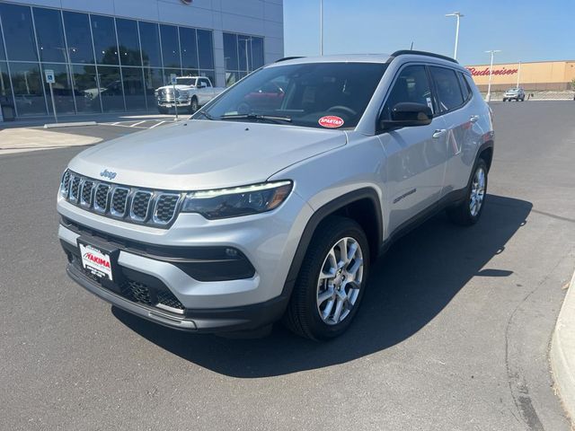 2024 Jeep Compass Latitude Lux