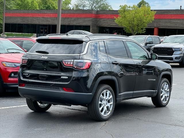 2024 Jeep Compass Latitude Lux