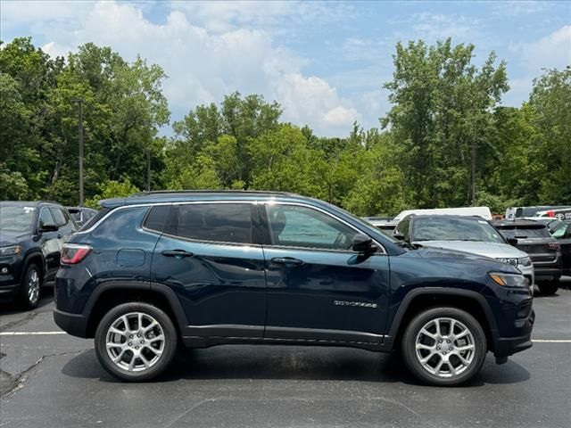 2024 Jeep Compass Latitude Lux