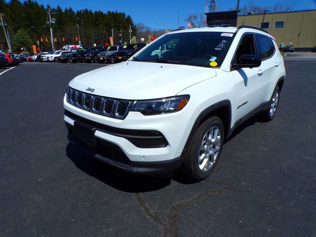 2024 Jeep Compass Latitude Lux