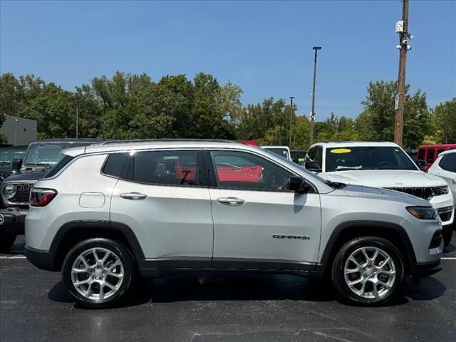 2024 Jeep Compass Latitude Lux