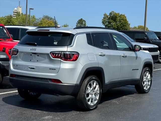 2024 Jeep Compass Latitude Lux