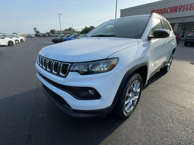 2024 Jeep Compass Latitude Lux