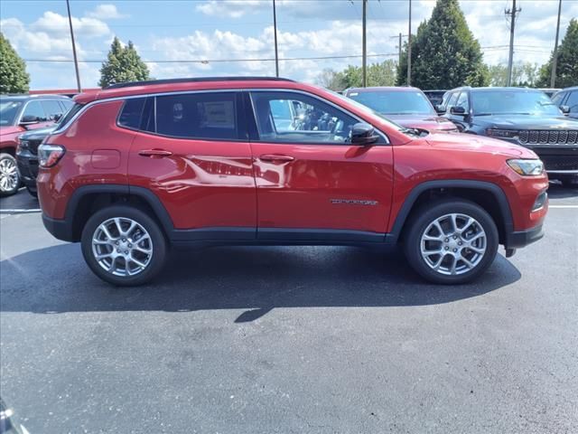 2024 Jeep Compass Latitude Lux