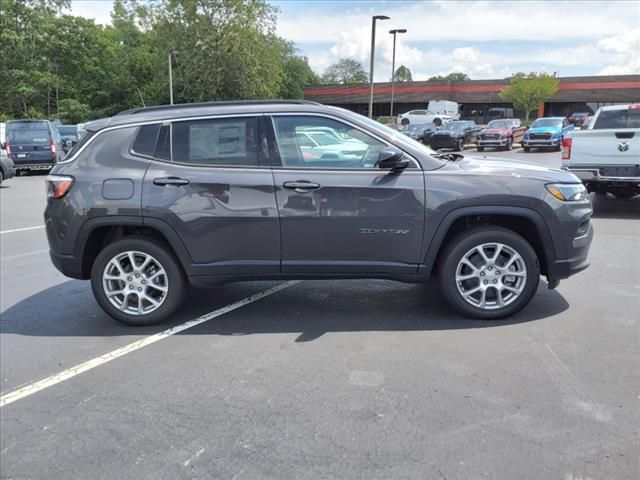 2024 Jeep Compass Latitude Lux