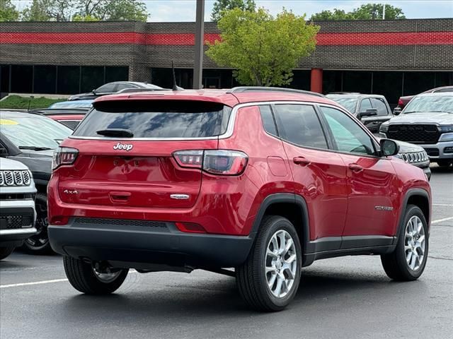 2024 Jeep Compass Latitude Lux