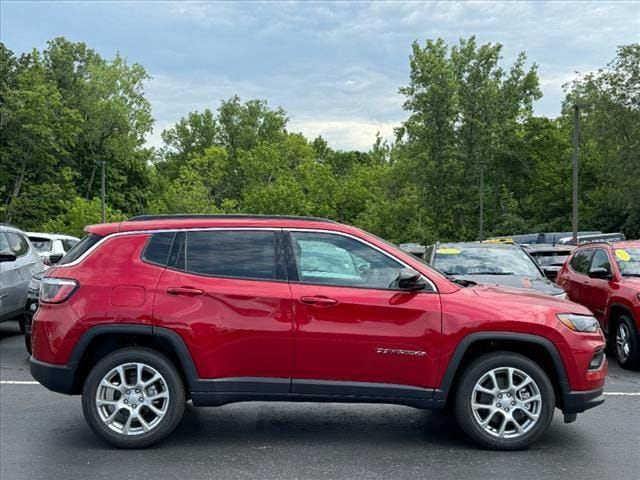 2024 Jeep Compass Latitude Lux