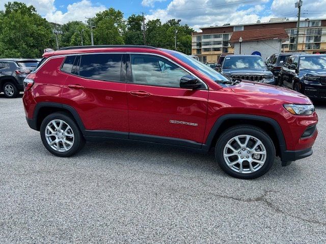 2024 Jeep Compass Latitude Lux