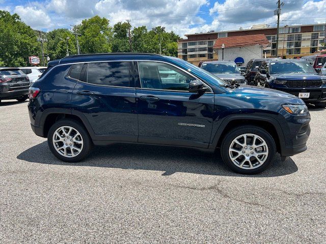 2024 Jeep Compass Latitude Lux