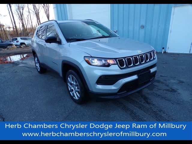 2024 Jeep Compass Latitude Lux