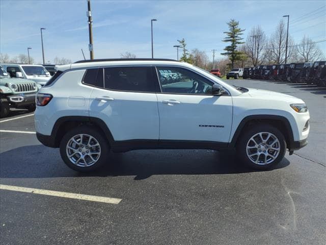 2024 Jeep Compass Latitude Lux