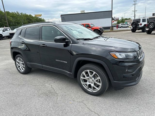 2024 Jeep Compass Latitude Lux