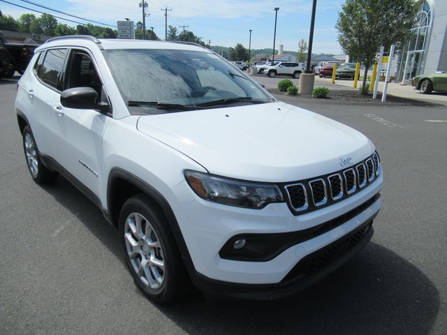 2024 Jeep Compass Latitude Lux