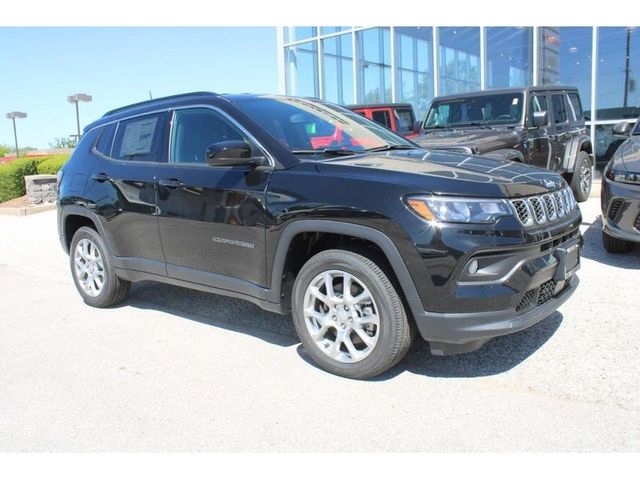 2024 Jeep Compass Latitude Lux