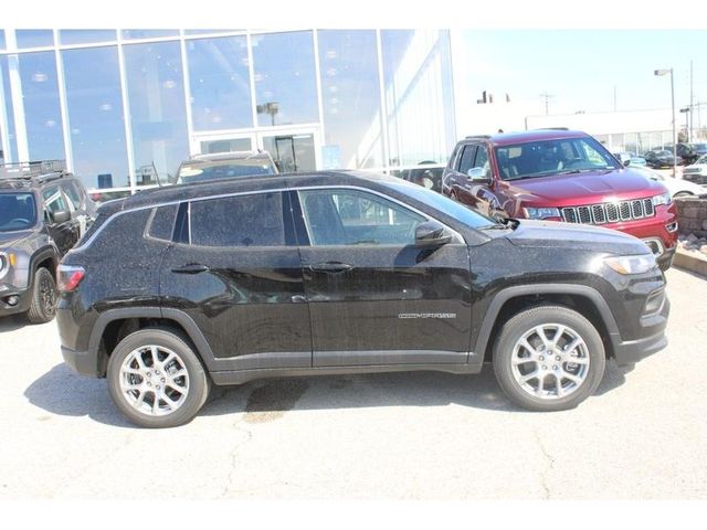 2024 Jeep Compass Latitude Lux