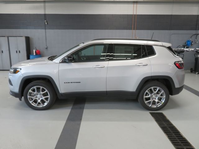 2024 Jeep Compass Latitude Lux