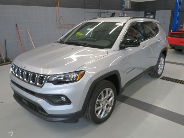 2024 Jeep Compass Latitude Lux