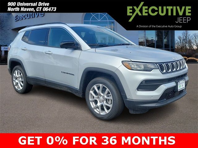 2024 Jeep Compass Latitude Lux