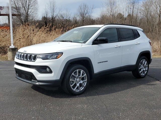 2024 Jeep Compass Latitude Lux