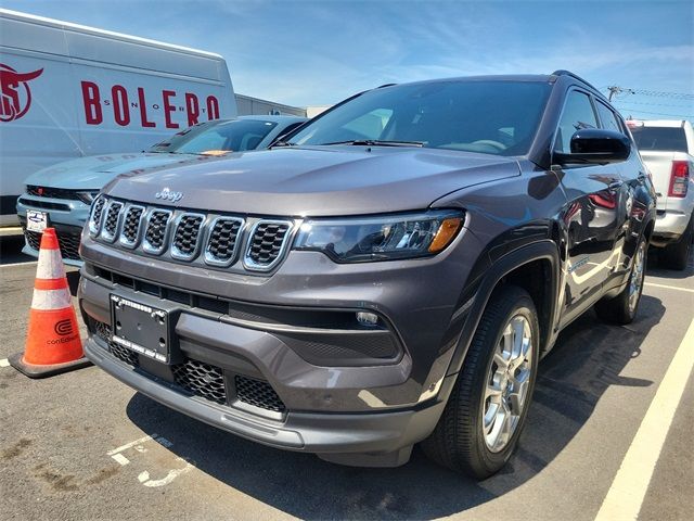 2024 Jeep Compass Latitude Lux