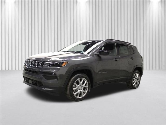 2024 Jeep Compass Latitude Lux