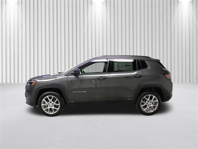 2024 Jeep Compass Latitude Lux