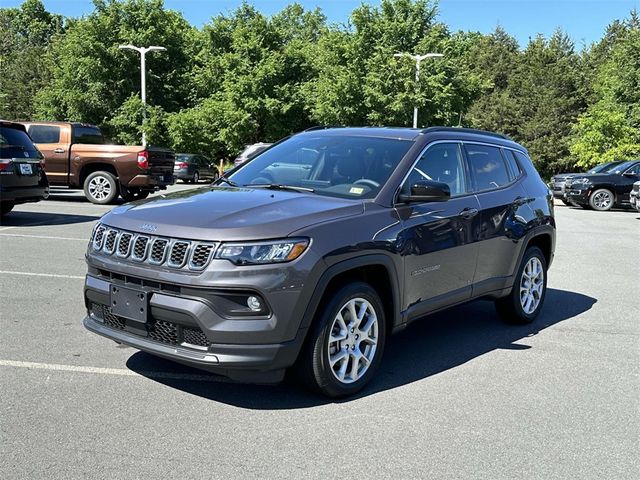 2024 Jeep Compass Latitude Lux