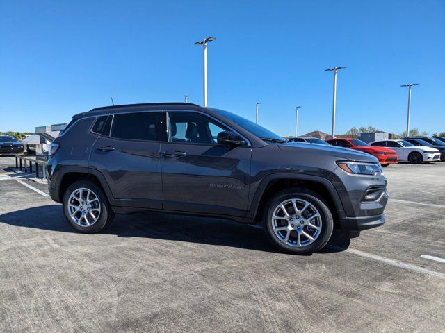 2024 Jeep Compass Latitude Lux