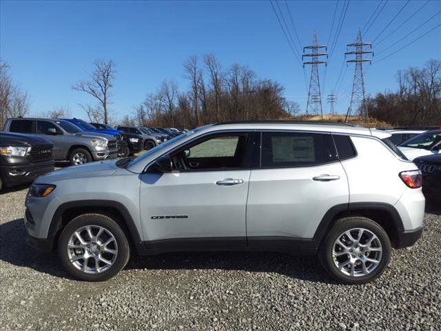 2024 Jeep Compass Latitude Lux