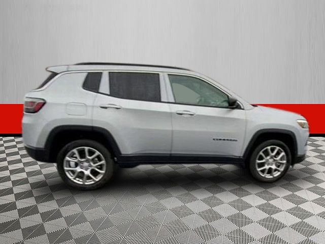 2024 Jeep Compass Latitude Lux