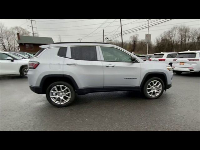 2024 Jeep Compass Latitude Lux