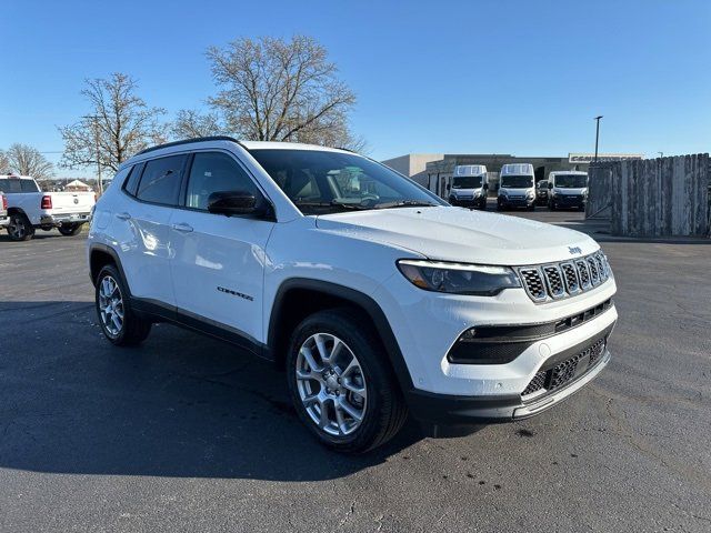 2024 Jeep Compass Latitude Lux