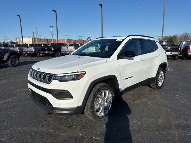 2024 Jeep Compass Latitude Lux