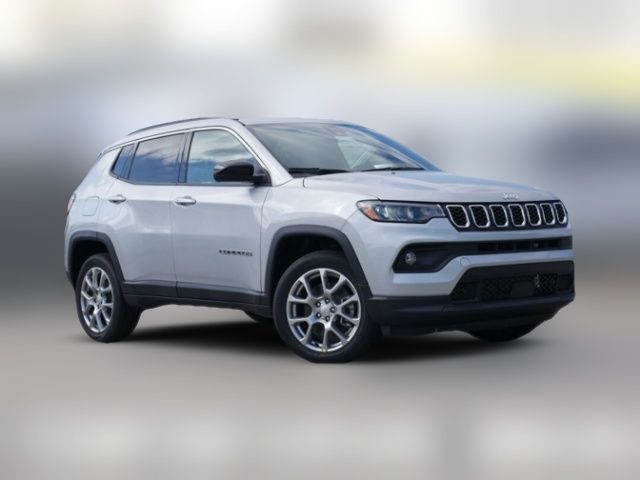 2024 Jeep Compass Latitude Lux