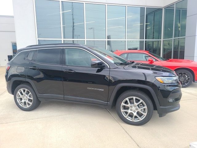 2024 Jeep Compass Latitude Lux