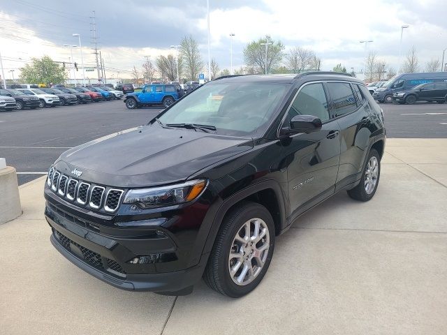 2024 Jeep Compass Latitude Lux