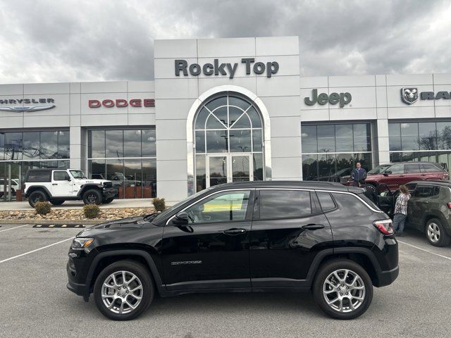 2024 Jeep Compass Latitude Lux