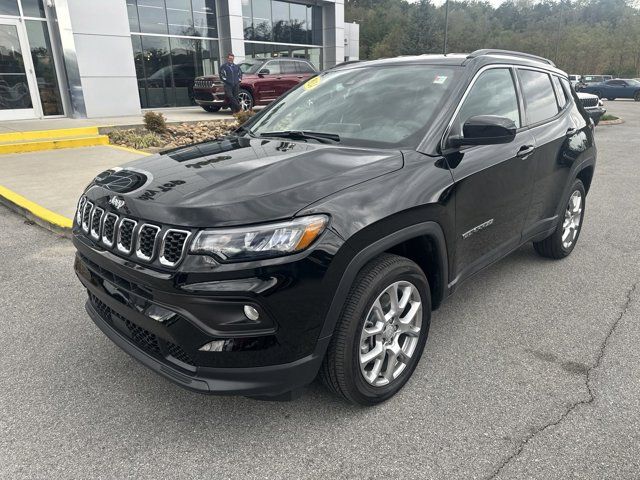 2024 Jeep Compass Latitude Lux