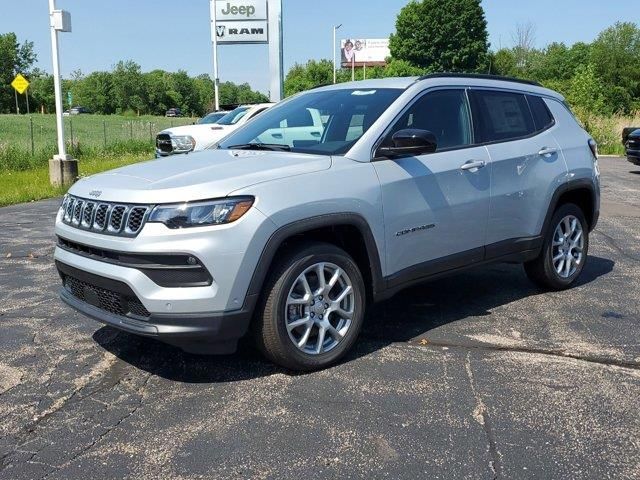 2024 Jeep Compass Latitude Lux